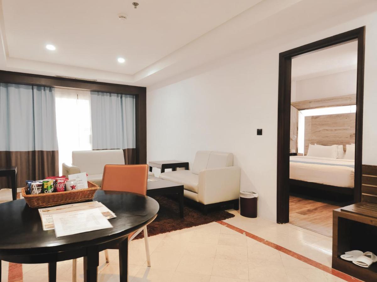 Hotel Ap Premier Batam Nagoya Esterno foto