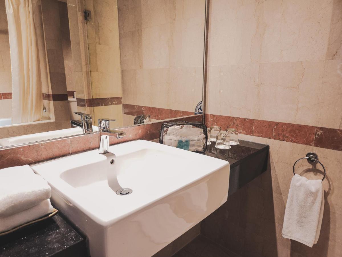 Hotel Ap Premier Batam Nagoya Esterno foto