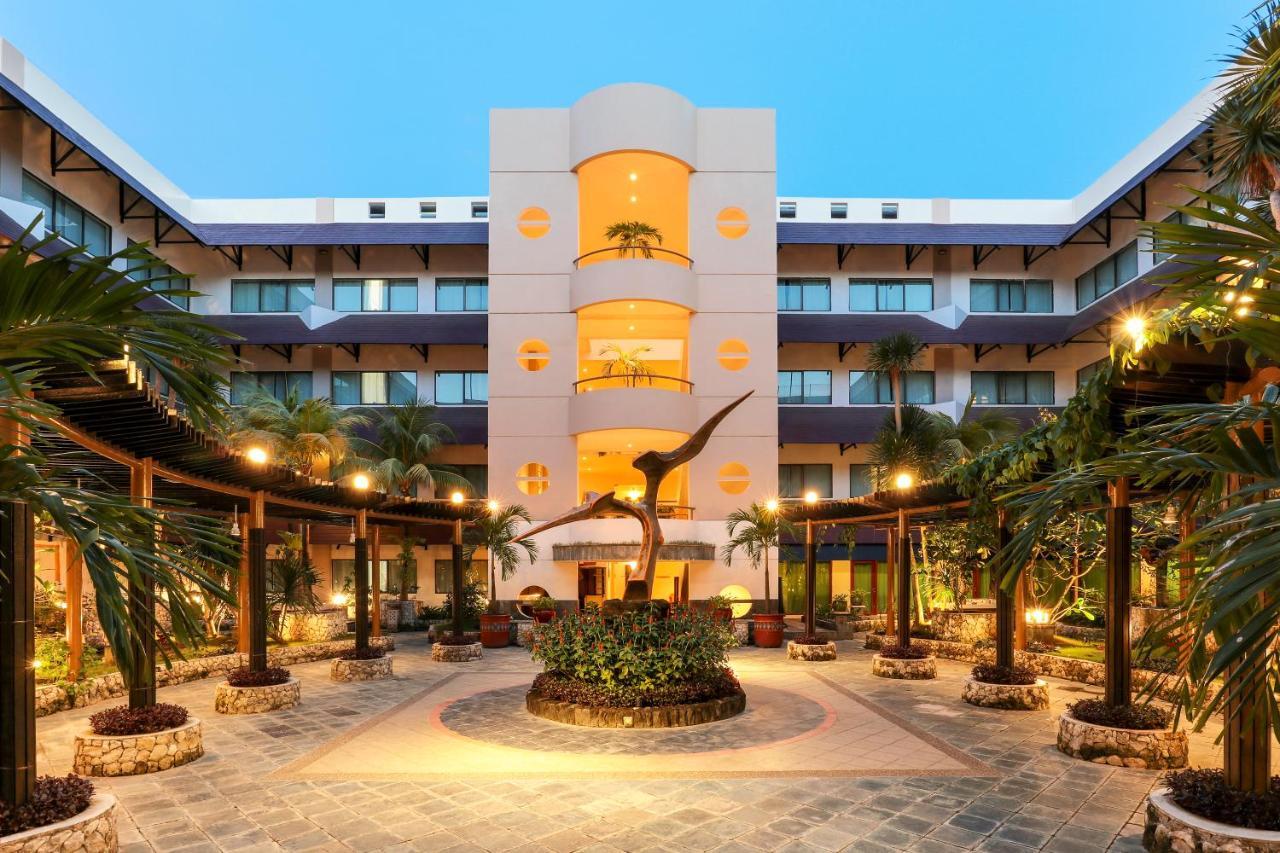 Hotel Ap Premier Batam Nagoya Esterno foto